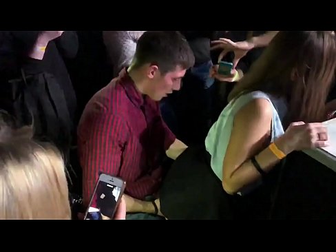 ❤️ Echte seks yn in Russyske nachtclub. 18-jierrich Russysk famke yn 'e anus en fagina neukt yn in nachtclub ❤ Porno vk by porno fy.hdporn24.ru ❌️❤